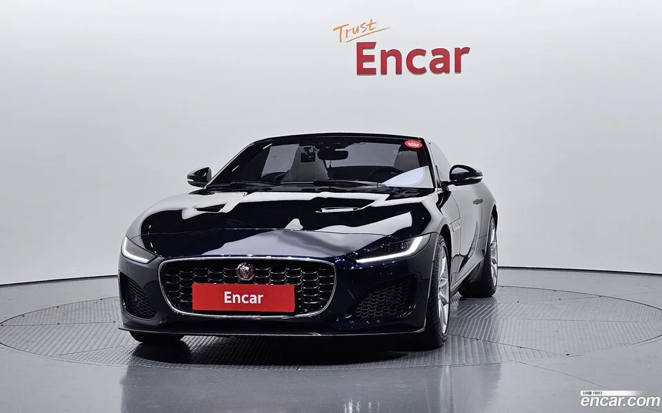 Jaguar F-Type P300 2023 — миниатюра 3
