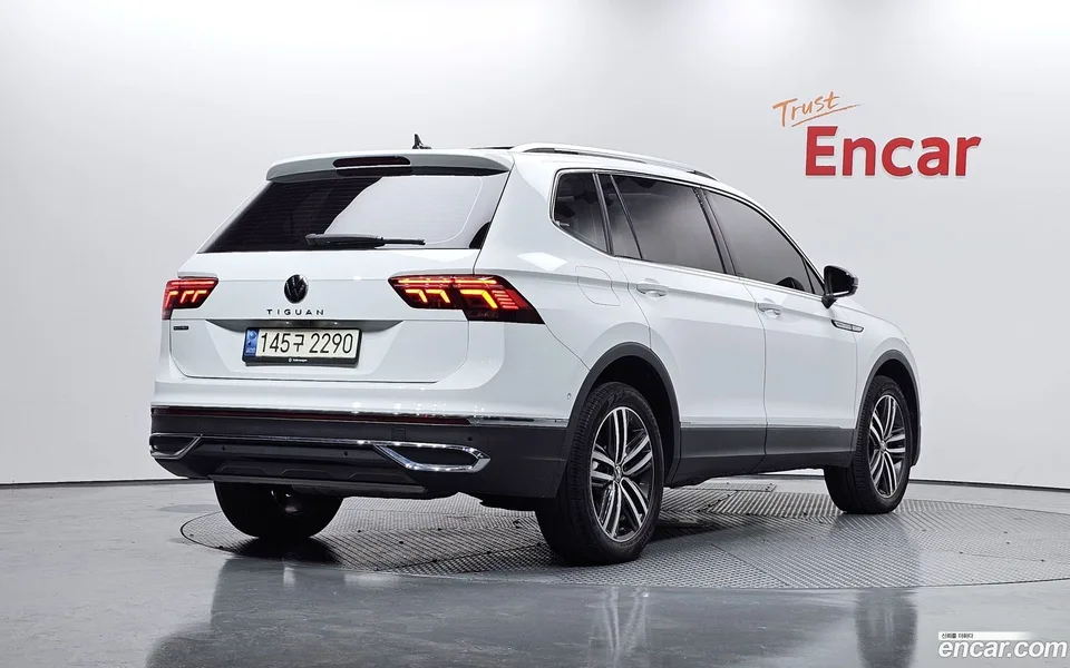 Volkswagen Tiguan Allspace 2.0 TSI 2022 — миниатюра 2