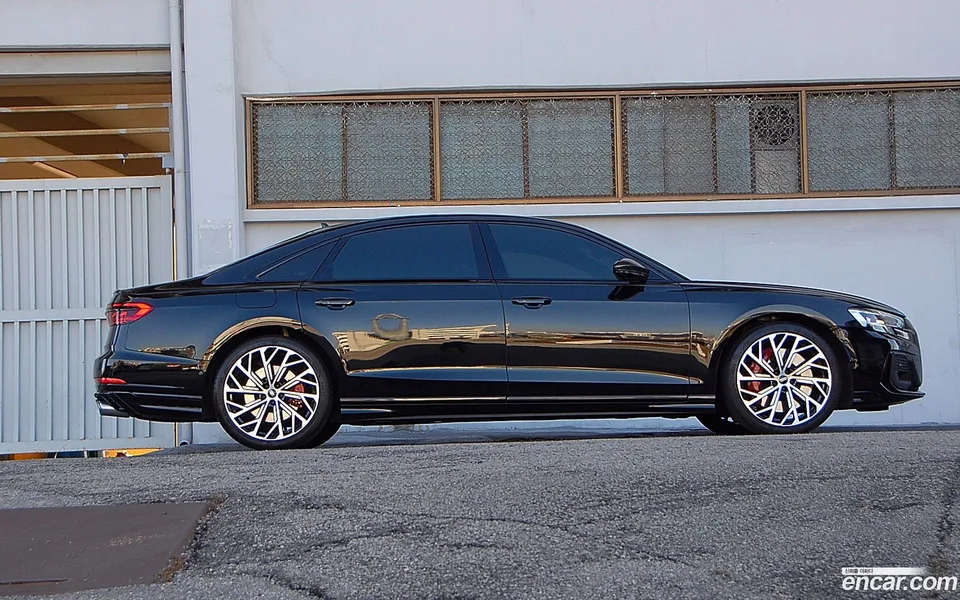 Audi S8 4.0 TFSI LWB 2023 — миниатюра 2