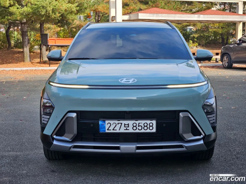 Hyundai Kona Hybrid 2025 — фото 1, купить с доставкой в Москву