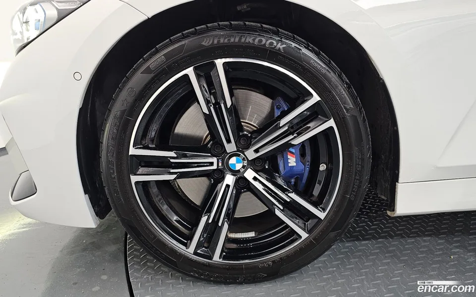 BMW 3 Series 320i M 2023 — миниатюра 5