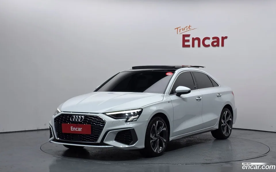 Audi A3 (8Y) 40 TFSI 2023 — фото 1, купить с доставкой в Москву