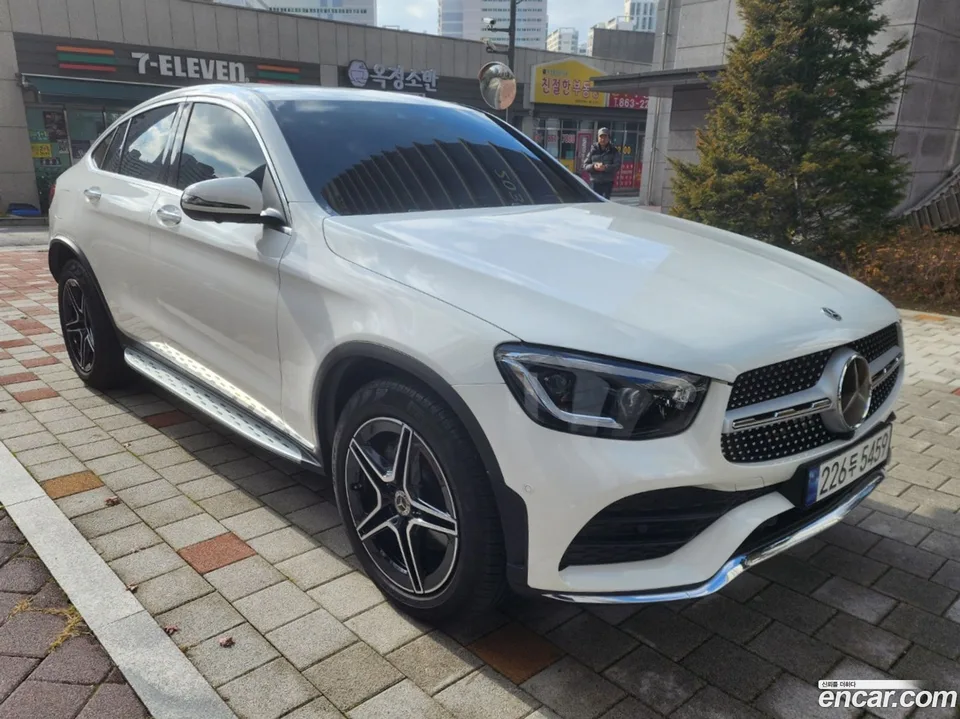 Mercedes-Benz GLC-Class GLC300 4MATIC 2023 — миниатюра 3