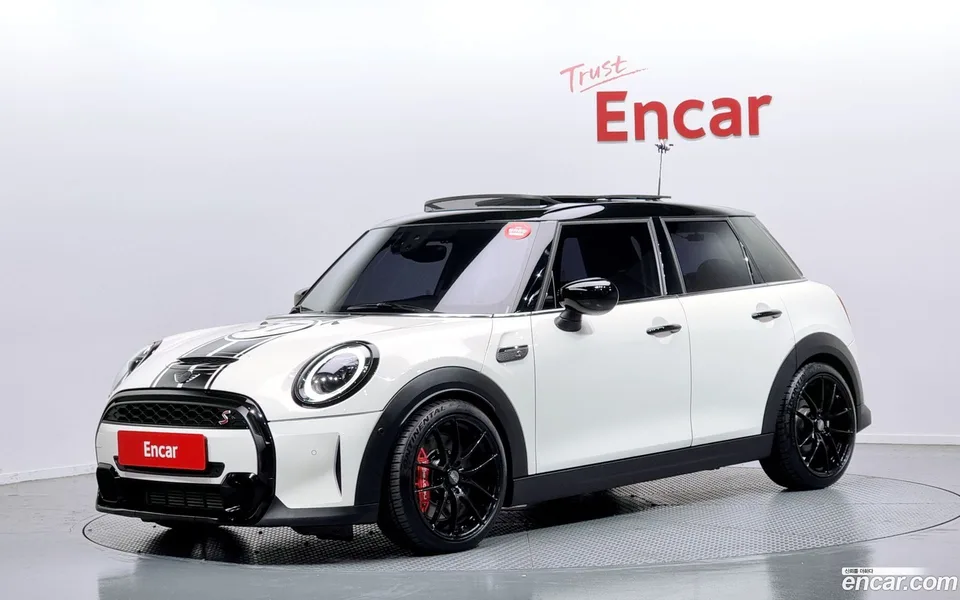 MINI Cooper S 5 2022 — фото 1, купить с доставкой в Москву
