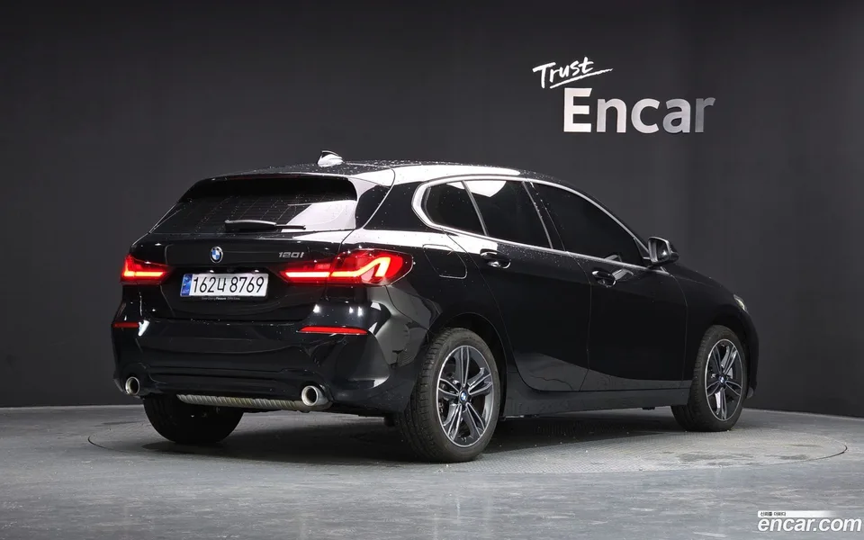 BMW 1 Series 120i 2024 — миниатюра 2