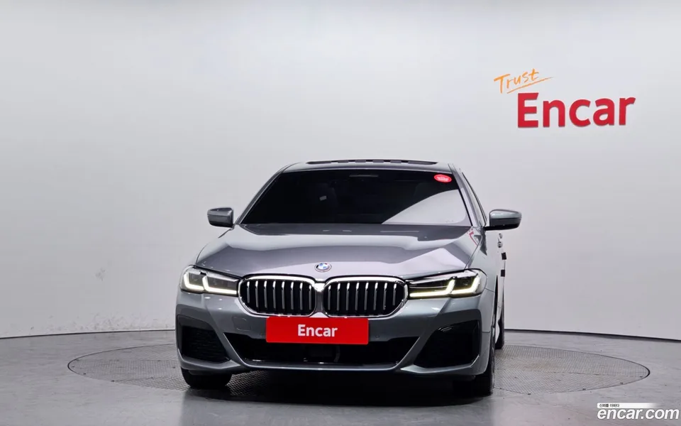 BMW 5 Series 520i M 2023 — миниатюра 3