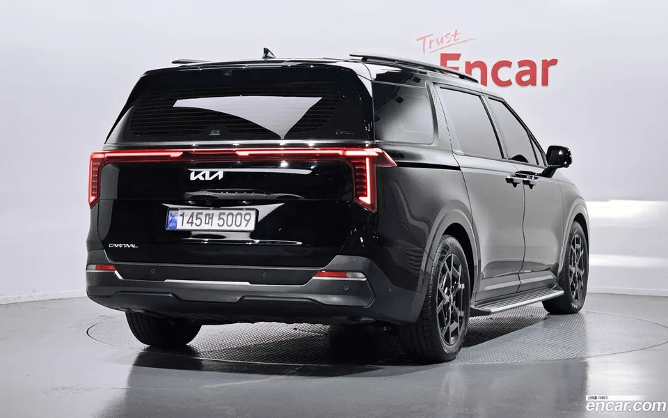 Kia Carnival 7 2023 — миниатюра 2