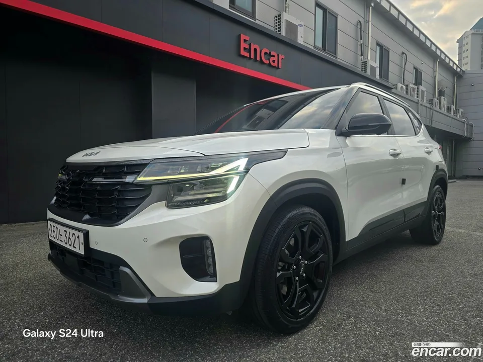 Kia Seltos 1.6 4WD 2023 — фото 1, купить с доставкой в Москву