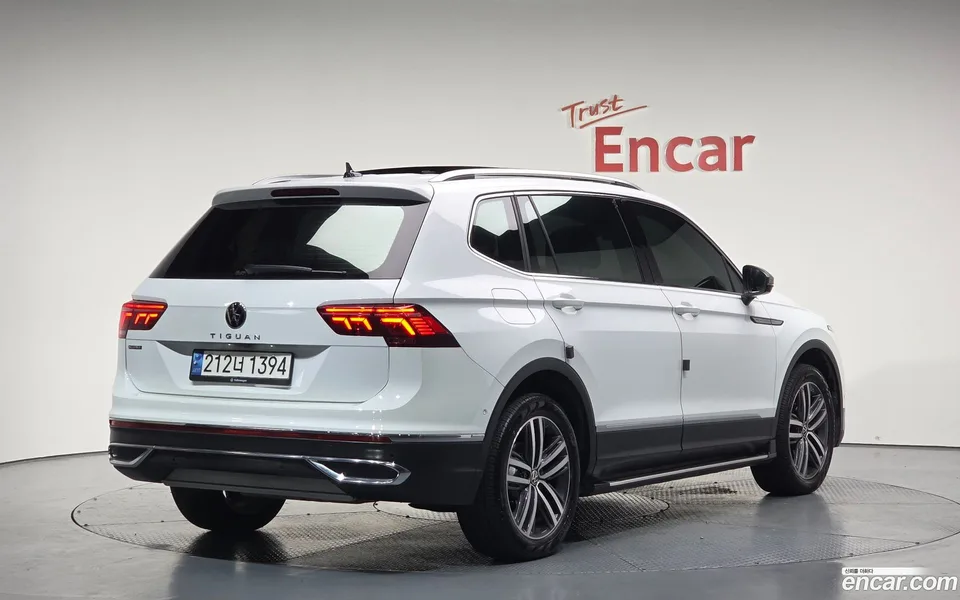 Volkswagen Tiguan Allspace 2.0 TSI 2022 — миниатюра 2