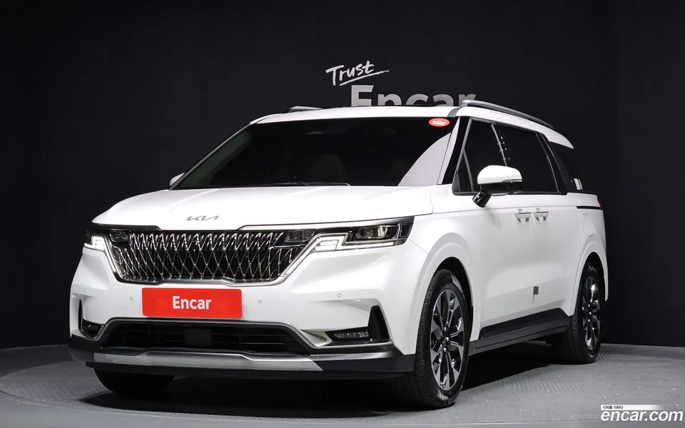 Kia Carnival 7 2022 — фото 1, купить с доставкой в Москву