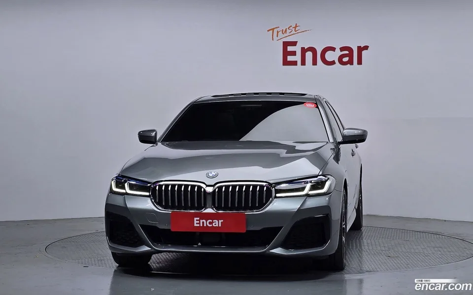 BMW 5 Series 530e M 2022 — миниатюра 3