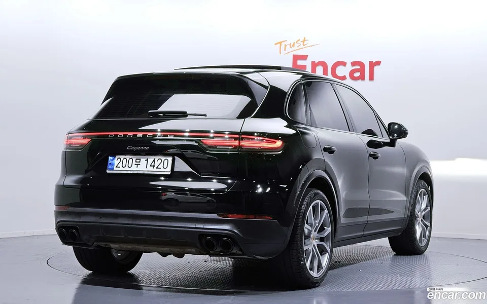 Porsche Cayenne 3.0 2023 — миниатюра 2