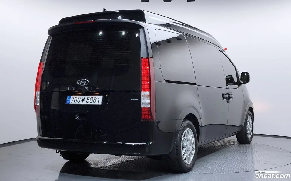 Hyundai Staria 4WD () 2023 — миниатюра 2