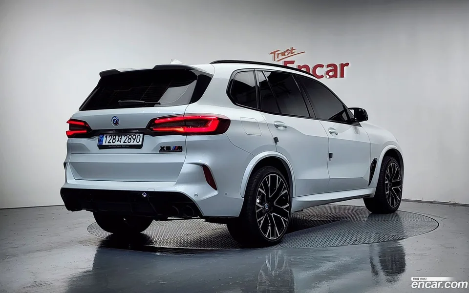 BMW X5M 4.4 2023 — миниатюра 2