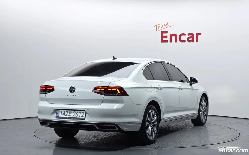 Volkswagen Passat GT 2.0 TDI 2022 — миниатюра 2