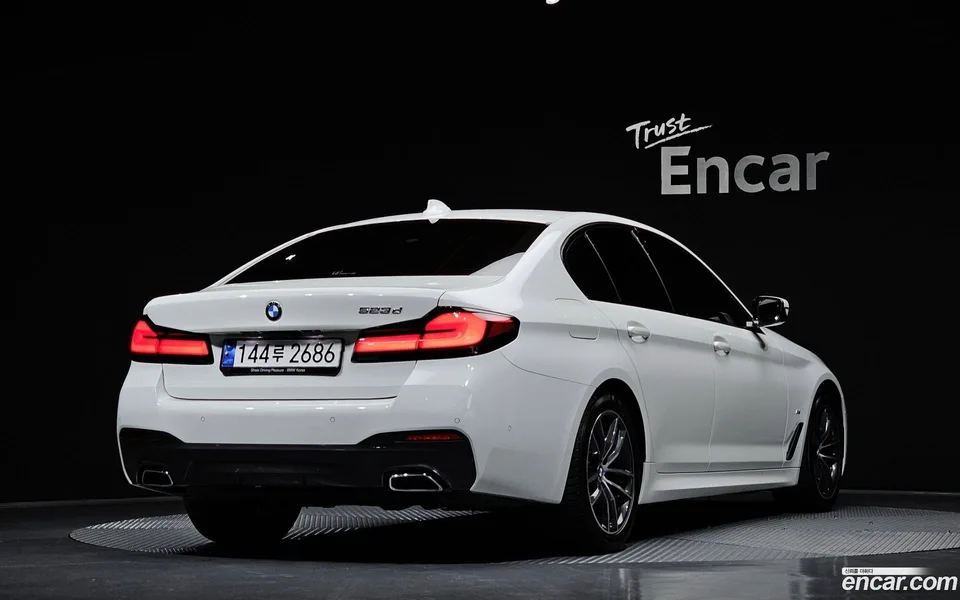 BMW 5 Series 523d M 2023 — миниатюра 2
