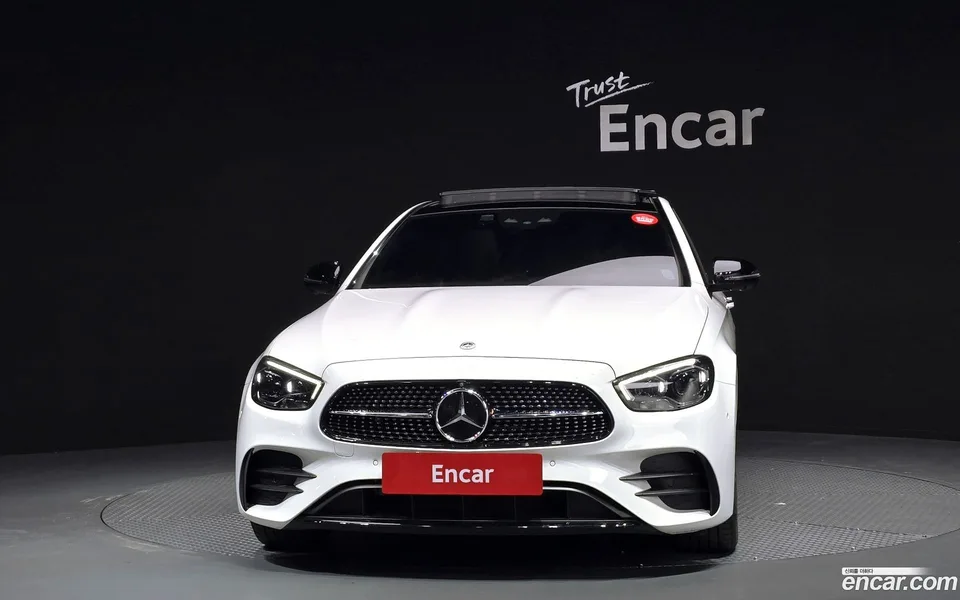 Mercedes-Benz E-Class E350 4MATIC AMG Line 2023 — миниатюра 3