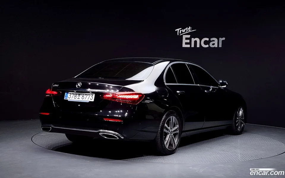 Mercedes-Benz E-Class E250 2023 — миниатюра 2