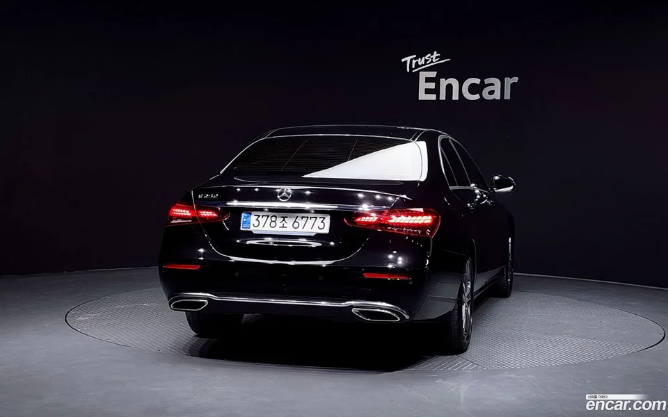 Mercedes-Benz E-Class E250 2023 — миниатюра 4