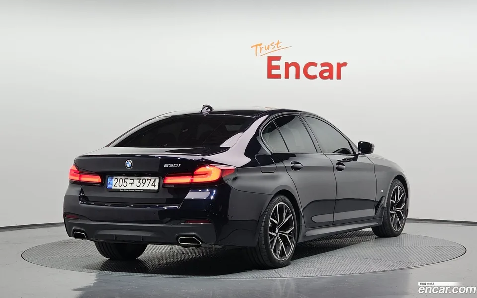 BMW 5 Series 530i M 2023 — миниатюра 2