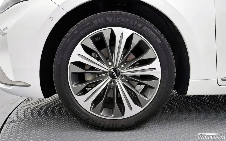 Kia K8 Hybrid 2023 — миниатюра 5