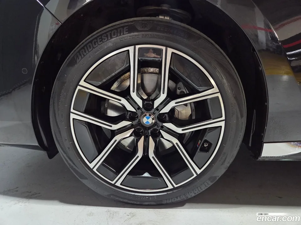BMW 7 Series 740d xDrive M 2024 — миниатюра 5