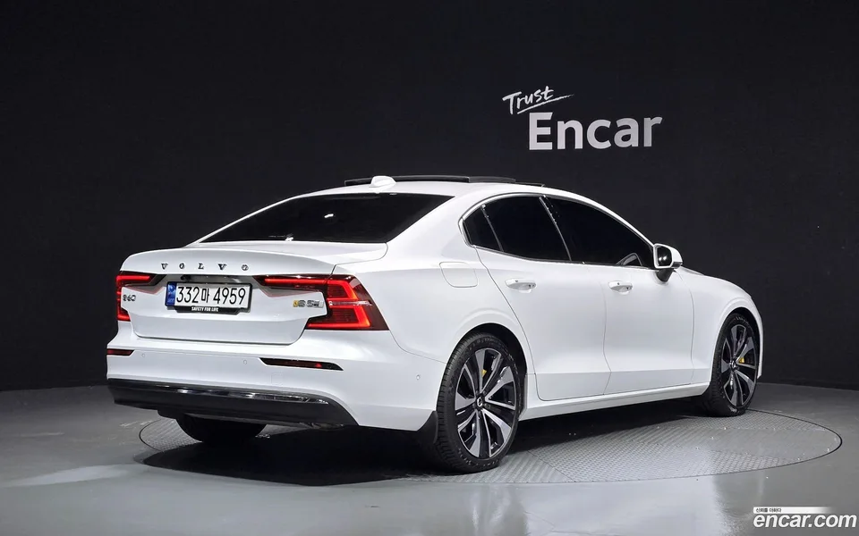 Volvo S60 B5 2022 — миниатюра 2