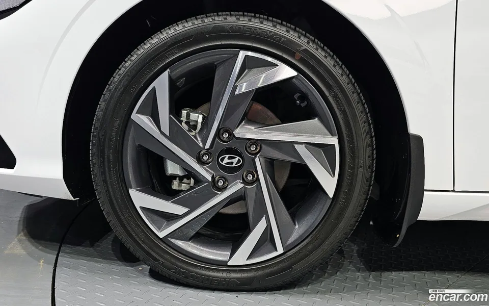 Hyundai Avante CN7 Hybrid 2025 — миниатюра 5