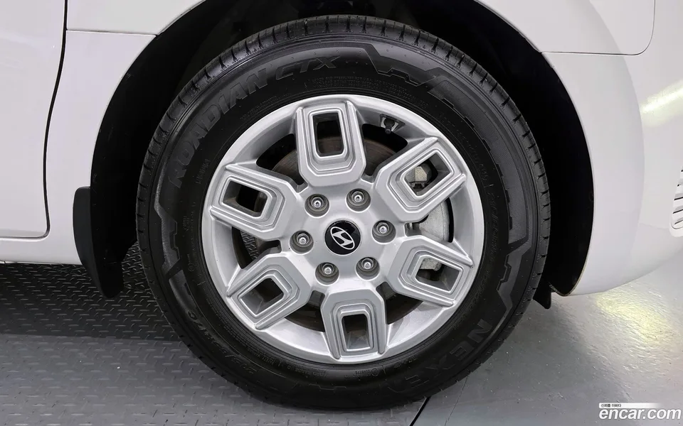 Hyundai Staria L3.5 3 2024 — миниатюра 5