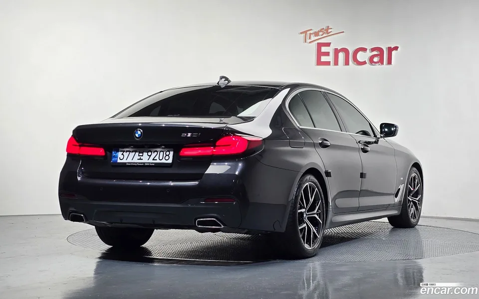 BMW 5 Series 530i M 2022 — миниатюра 2