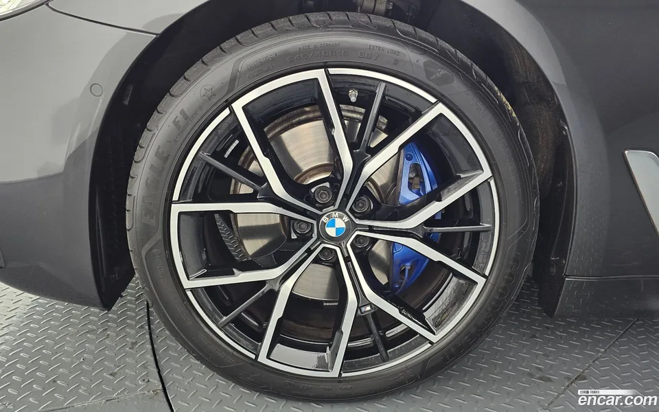 BMW 5 Series 530i M 2022 — миниатюра 5