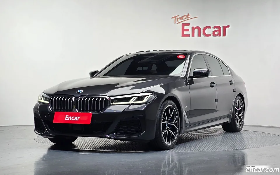 BMW 5 Series 530i M 2022 — фото 1, купить с доставкой в Москву