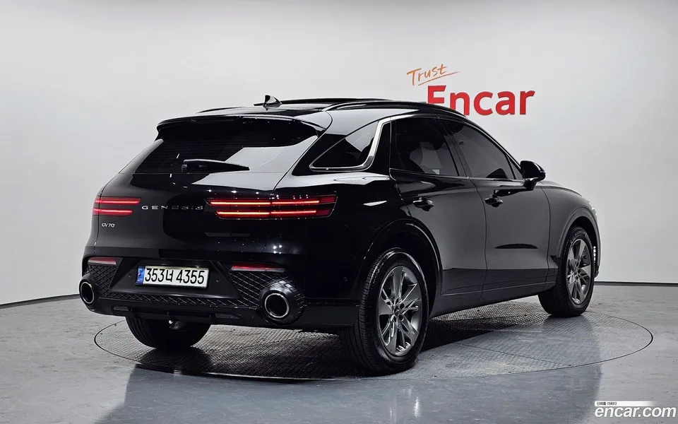 Genesis GV70 2.5T 2WD 2022 — миниатюра 2