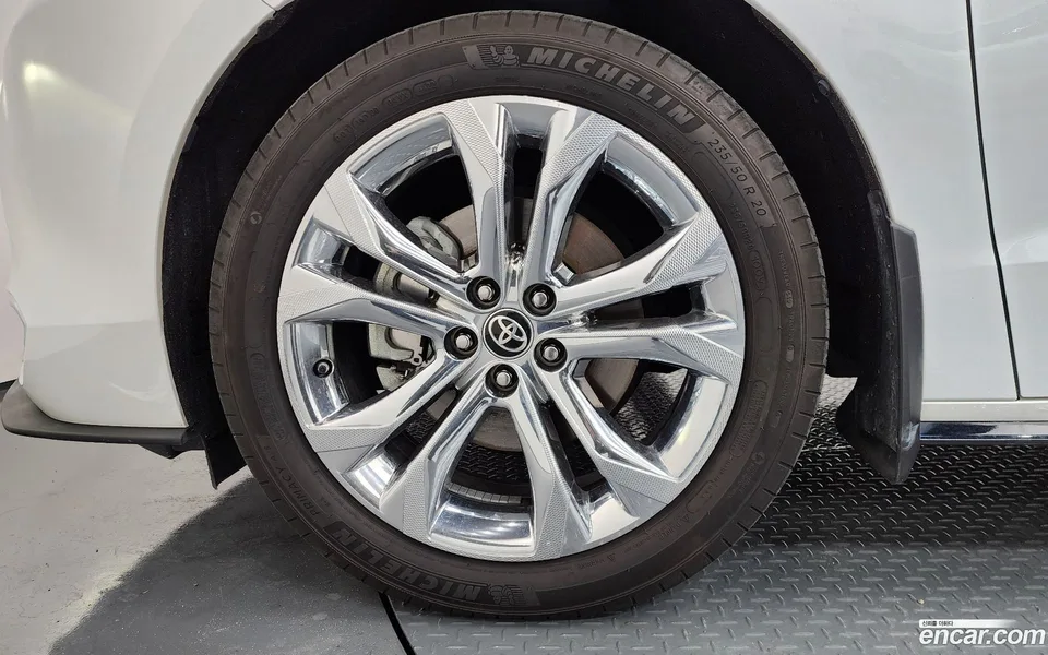 Toyota Sienna 2.5 2WD 2023 — миниатюра 5