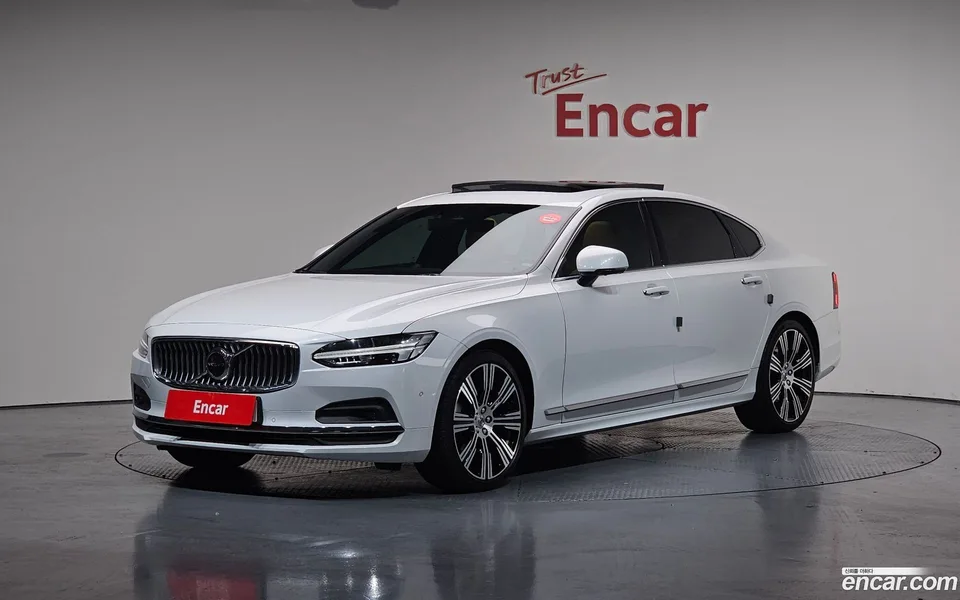 Volvo S90 B6 AWD 2022 — фото 1, купить с доставкой в Москву