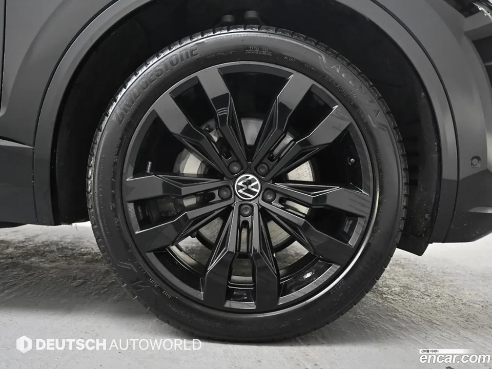 Volkswagen Touareg 3.0 TDI R-Line 2023 — миниатюра 5