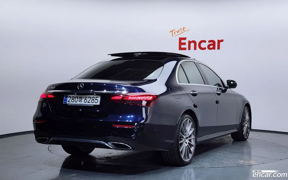Mercedes-Benz E-Class E350 4MATIC AMG Line 2022 — миниатюра 2