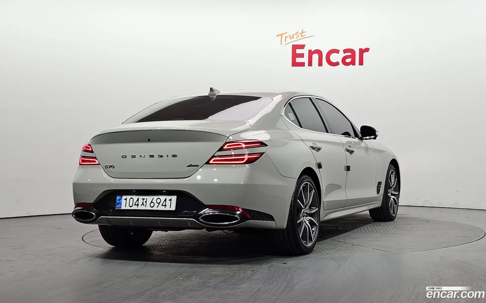 Genesis G70 2.5T 4WD 2023 — миниатюра 2