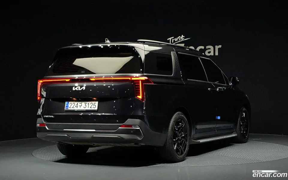 Kia Carnival 7 2023 — миниатюра 2