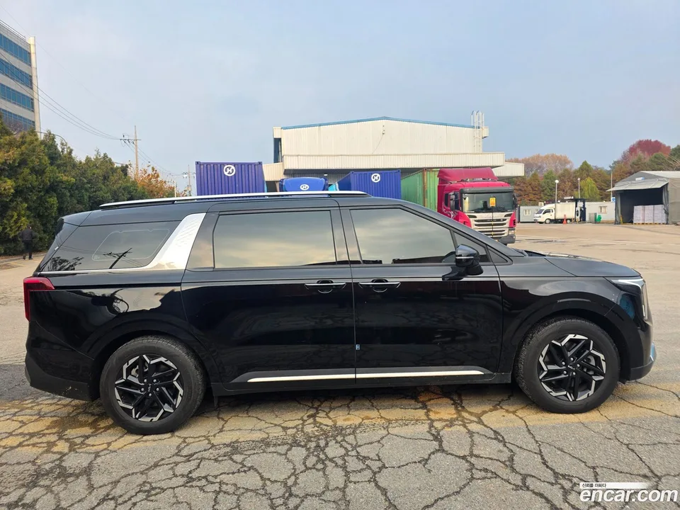 Kia Carnival 9 2025 — миниатюра 4