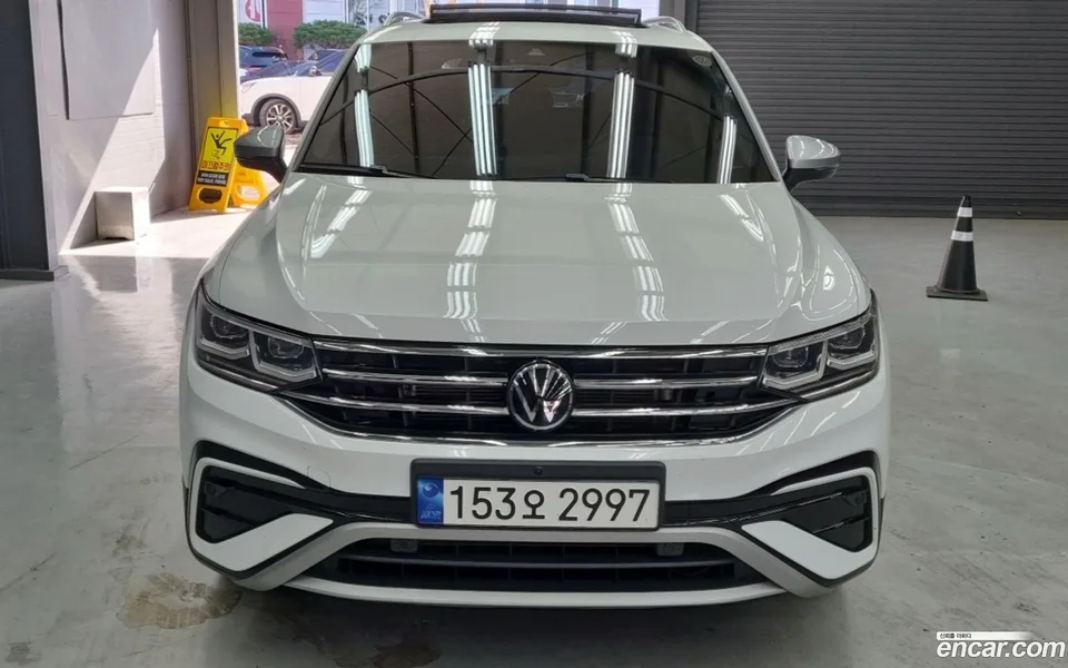 Volkswagen Tiguan Allspace 2.0 TSI 2022 — миниатюра 3