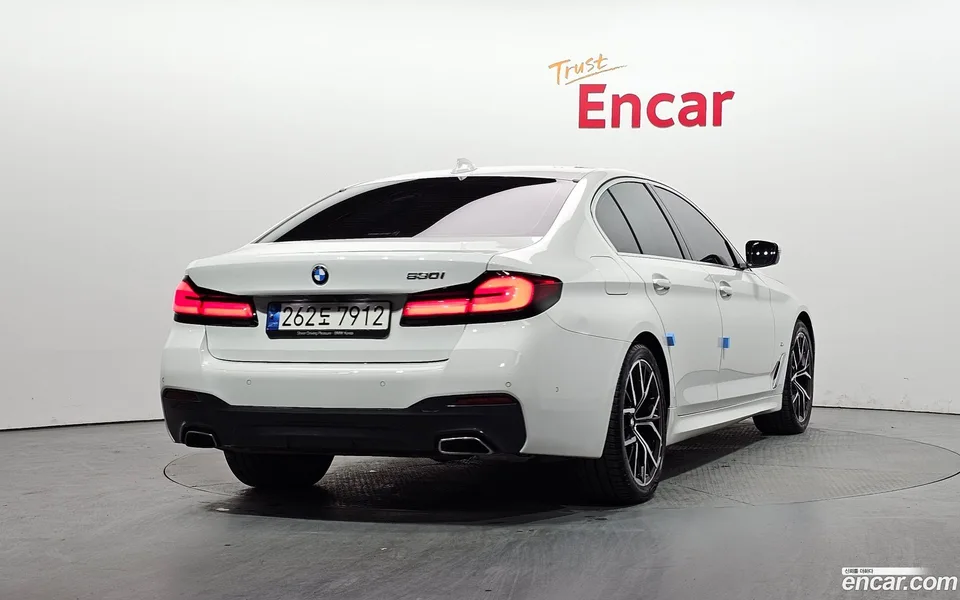 BMW 5 Series 530i M 2022 — миниатюра 2