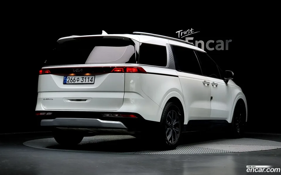 Kia Carnival 9 2023 — миниатюра 2