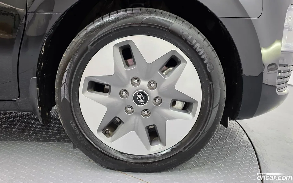 Hyundai Staria 9 2025 — миниатюра 5