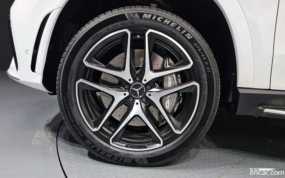 Mercedes-Benz GLE-Class AMG GLE53 4MATIC+ 2023 — миниатюра 4