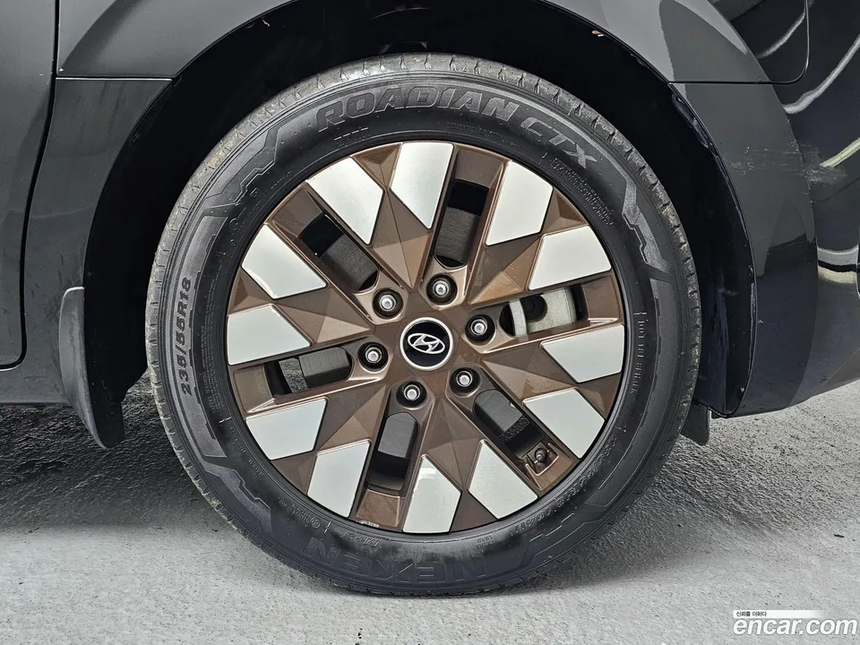 Hyundai Staria 4WD 9 2023 — миниатюра 5
