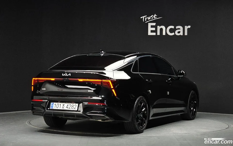 Kia K5 Hybrid 2024 — миниатюра 2