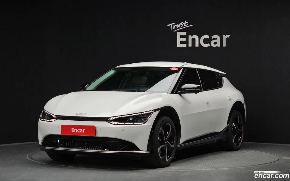 Kia EV6 2022 — фото 1, купить с доставкой в Москву