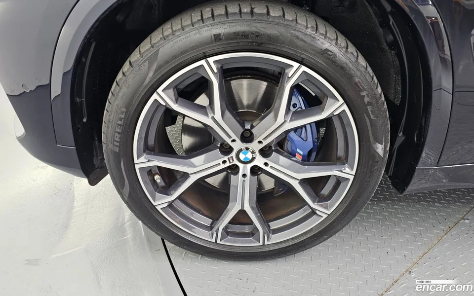 BMW X5 xDrive 40i M 2022 — миниатюра 5