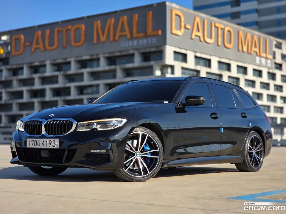 BMW 3 Series 320i M 2022 — фото 1, купить с доставкой в Москву